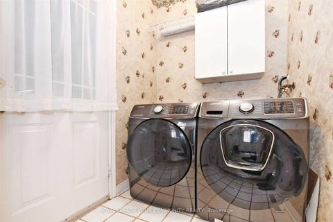 Photo 17 at 106 Snowy Meadow Avenue, Oak Ridges, Richmond Hill