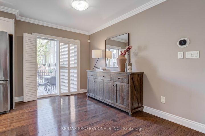 Photo 9 at 2264 Lake Shore Boulevard W, Mimico, Toronto