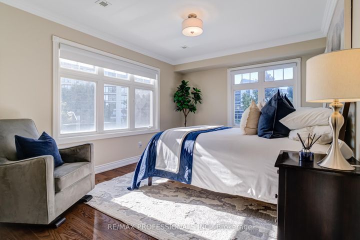 Photo 11 at 2264 Lake Shore Boulevard W, Mimico, Toronto