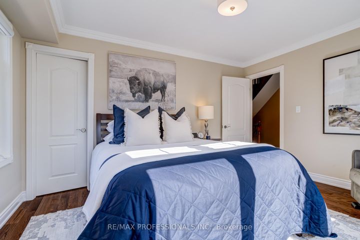 Photo 12 at 2264 Lake Shore Boulevard W, Mimico, Toronto