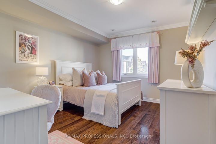 Photo 13 at 2264 Lake Shore Boulevard W, Mimico, Toronto