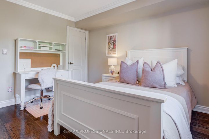 Photo 14 at 2264 Lake Shore Boulevard W, Mimico, Toronto