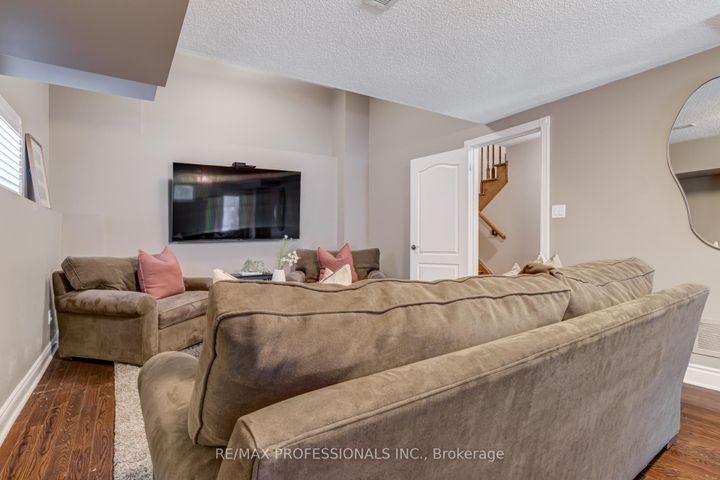 Photo 28 at 2264 Lake Shore Boulevard W, Mimico, Toronto