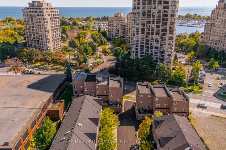 Photo 35 at 2264 Lake Shore Boulevard W, Mimico, Toronto