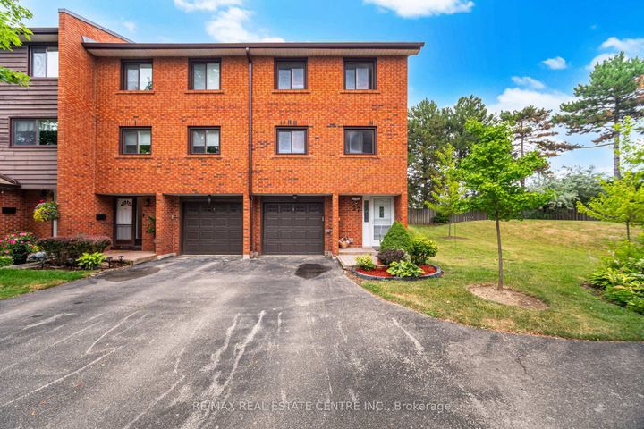Photo 1 at 27 - 4230 Fieldgate Drive, Rathwood, Mississauga