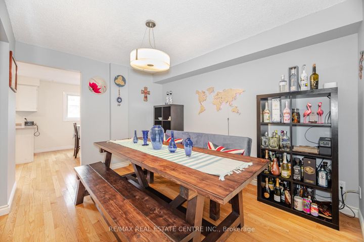 Photo 10 at 27 - 4230 Fieldgate Drive, Rathwood, Mississauga