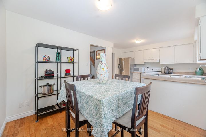 Photo 14 at 27 - 4230 Fieldgate Drive, Rathwood, Mississauga