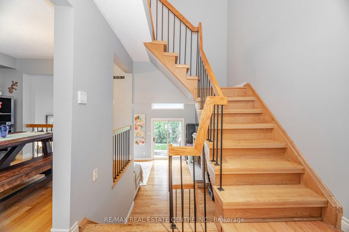 Photo 15 at 27 - 4230 Fieldgate Drive, Rathwood, Mississauga