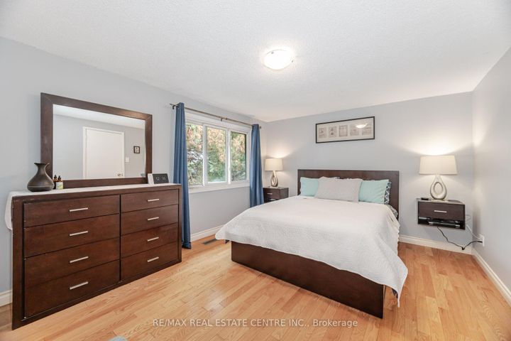 Photo 17 at 27 - 4230 Fieldgate Drive, Rathwood, Mississauga