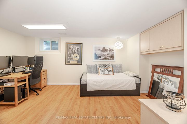 Photo 23 at 27 - 4230 Fieldgate Drive, Rathwood, Mississauga
