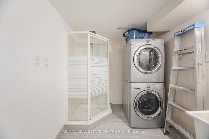 Photo 26 at 27 - 4230 Fieldgate Drive, Rathwood, Mississauga