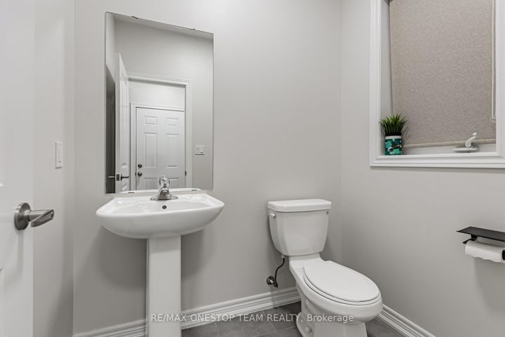 Photo 18 at 16 Nocturne Avenue, Kleinburg, Vaughan