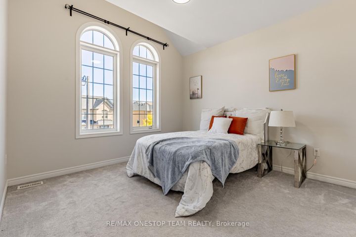 Photo 30 at 16 Nocturne Avenue, Kleinburg, Vaughan