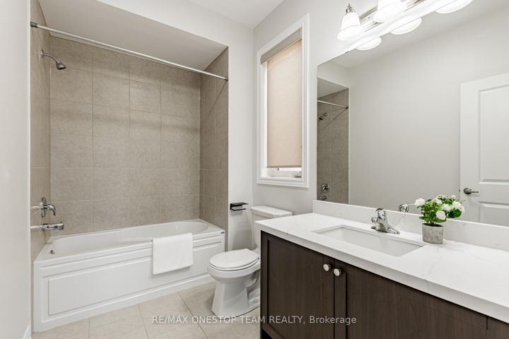 Photo 37 at 16 Nocturne Avenue, Kleinburg, Vaughan