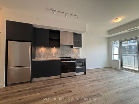 Photo 10 at 725 - 395 Dundas Street W, GO Glenorchy, Oakville