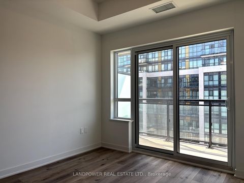 Photo 11 at 725 - 395 Dundas Street W, GO Glenorchy, Oakville