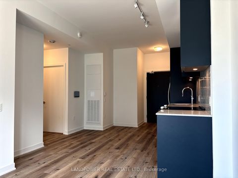 Photo 12 at 725 - 395 Dundas Street W, GO Glenorchy, Oakville