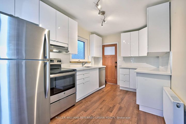 Photo 6 at 64 Hilldale Road, Smythe, Toronto