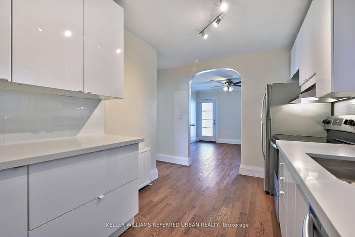 Photo 7 at 64 Hilldale Road, Smythe, Toronto