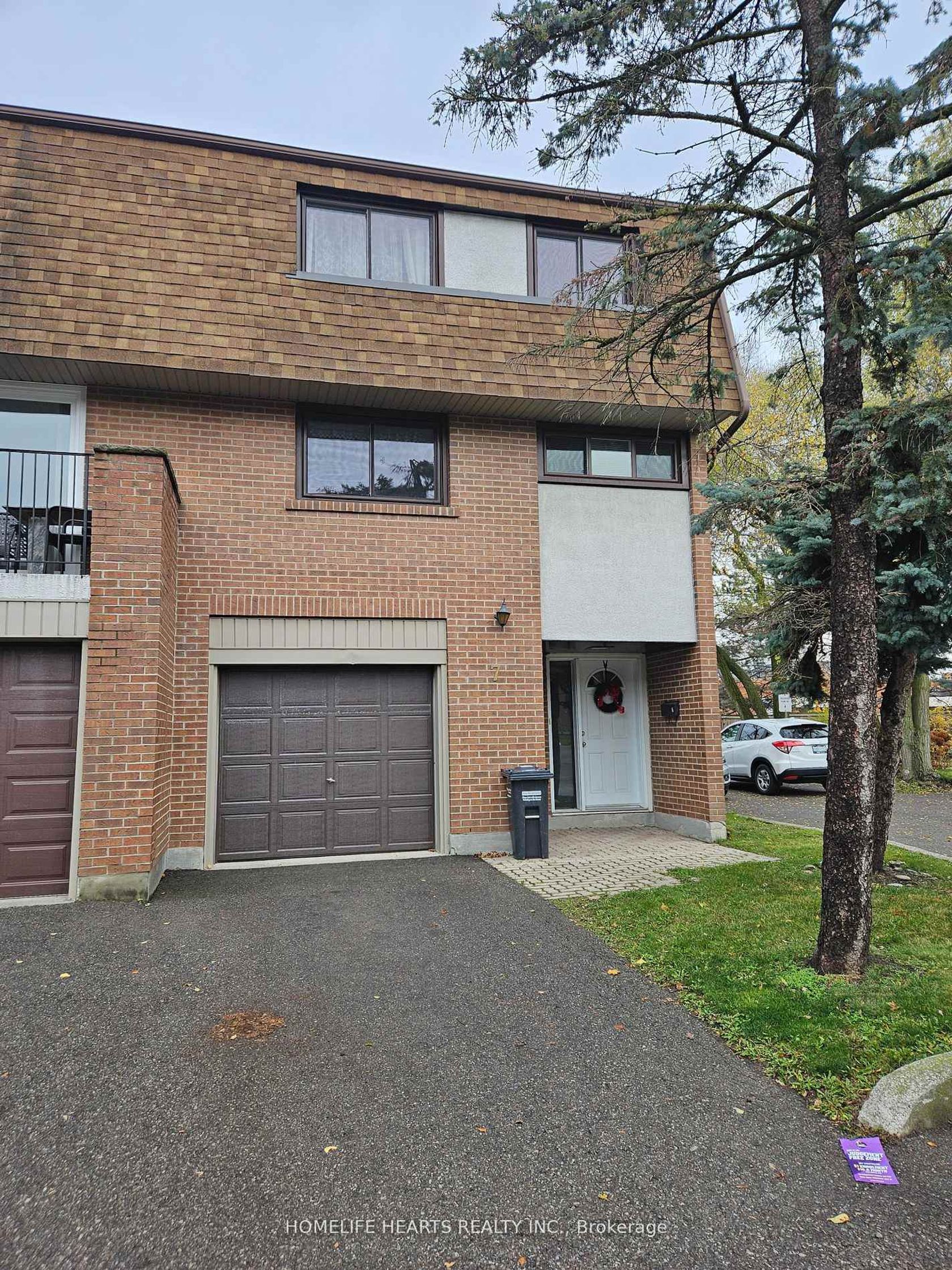 7 - 1051 Cedarglen Gate, Erindale, Mississauga 