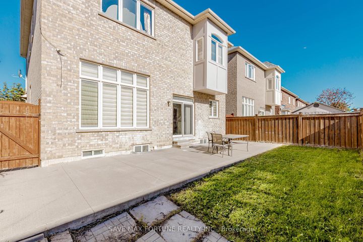 Photo 3 at 106 Watsonbrook Drive, Wellington, Brampton