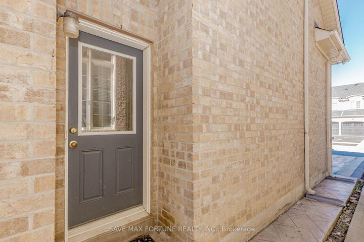 Photo 6 at 106 Watsonbrook Drive, Wellington, Brampton