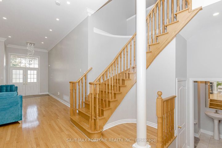 Photo 9 at 106 Watsonbrook Drive, Wellington, Brampton