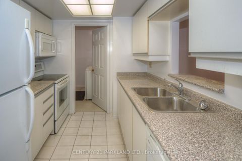 Photo 11 at 207 - 5 Concorde Place, Don Mills, Toronto