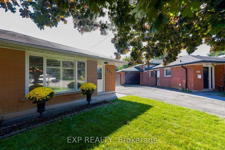 Photo 1 at 902 Sixth Street, Lakeview, Mississauga