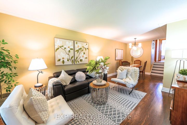Photo 3 at 902 Sixth Street, Lakeview, Mississauga
