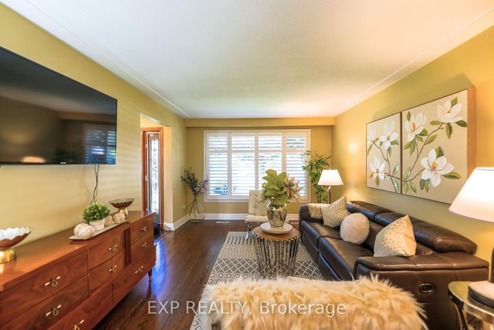Photo 4 at 902 Sixth Street, Lakeview, Mississauga