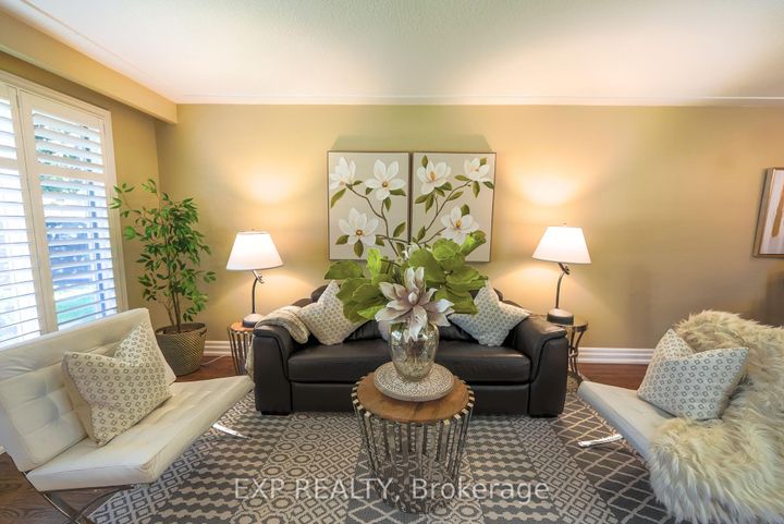 Photo 7 at 902 Sixth Street, Lakeview, Mississauga