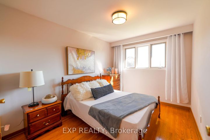 Photo 17 at 902 Sixth Street, Lakeview, Mississauga