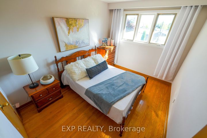 Photo 18 at 902 Sixth Street, Lakeview, Mississauga
