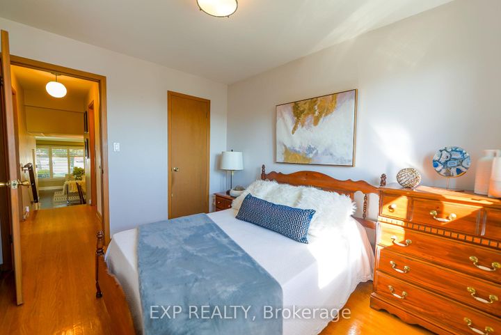 Photo 19 at 902 Sixth Street, Lakeview, Mississauga