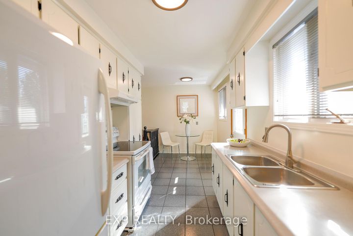 Photo 27 at 902 Sixth Street, Lakeview, Mississauga