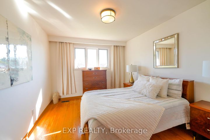 Photo 32 at 902 Sixth Street, Lakeview, Mississauga