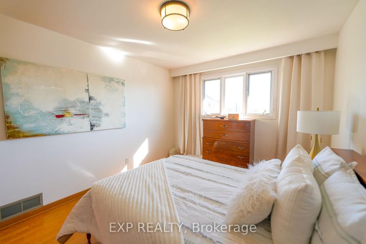 Photo 33 at 902 Sixth Street, Lakeview, Mississauga