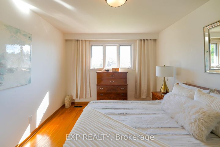 Photo 34 at 902 Sixth Street, Lakeview, Mississauga