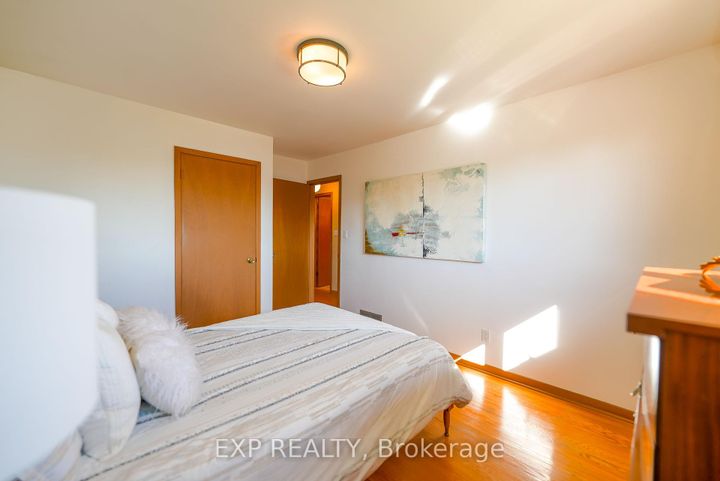 Photo 35 at 902 Sixth Street, Lakeview, Mississauga