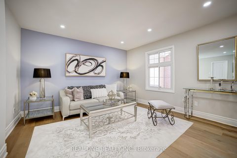 Photo 4 at 10 Squire Drive, Devonsleigh, Richmond Hill