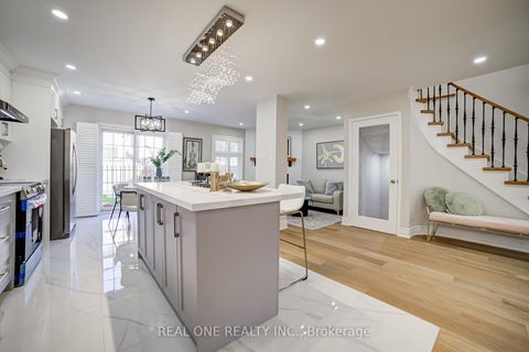 Photo 9 at 10 Squire Drive, Devonsleigh, Richmond Hill Photo 9 at 10 Squire Drive, Devonsleigh, Richmond Hill