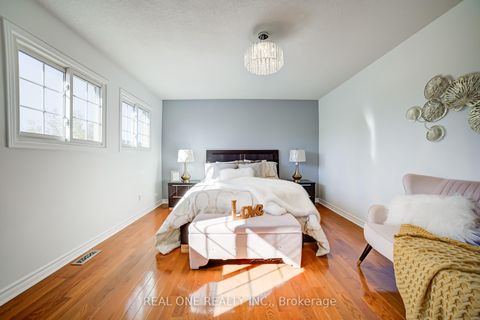 Photo 16 at 10 Squire Drive, Devonsleigh, Richmond Hill