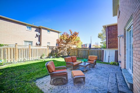 Photo 33 at 10 Squire Drive, Devonsleigh, Richmond Hill