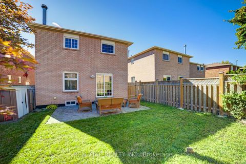 Photo 34 at 10 Squire Drive, Devonsleigh, Richmond Hill