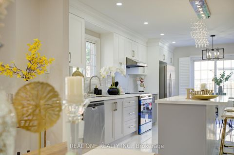 Photo 35 at 10 Squire Drive, Devonsleigh, Richmond Hill