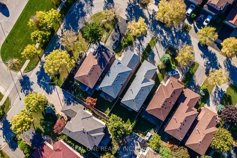 Photo 44 at 10 Squire Drive, Devonsleigh, Richmond Hill