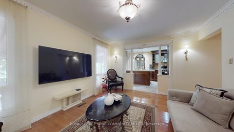 Photo 5 at 19 Roosevelt Drive, South Richvale, Richmond Hill Photo 5 at 19 Roosevelt Drive, South Richvale, Richmond Hill