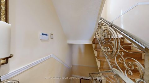 Photo 33 at 19 Roosevelt Drive, South Richvale, Richmond Hill