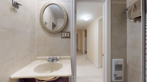 Photo 39 at 19 Roosevelt Drive, South Richvale, Richmond Hill